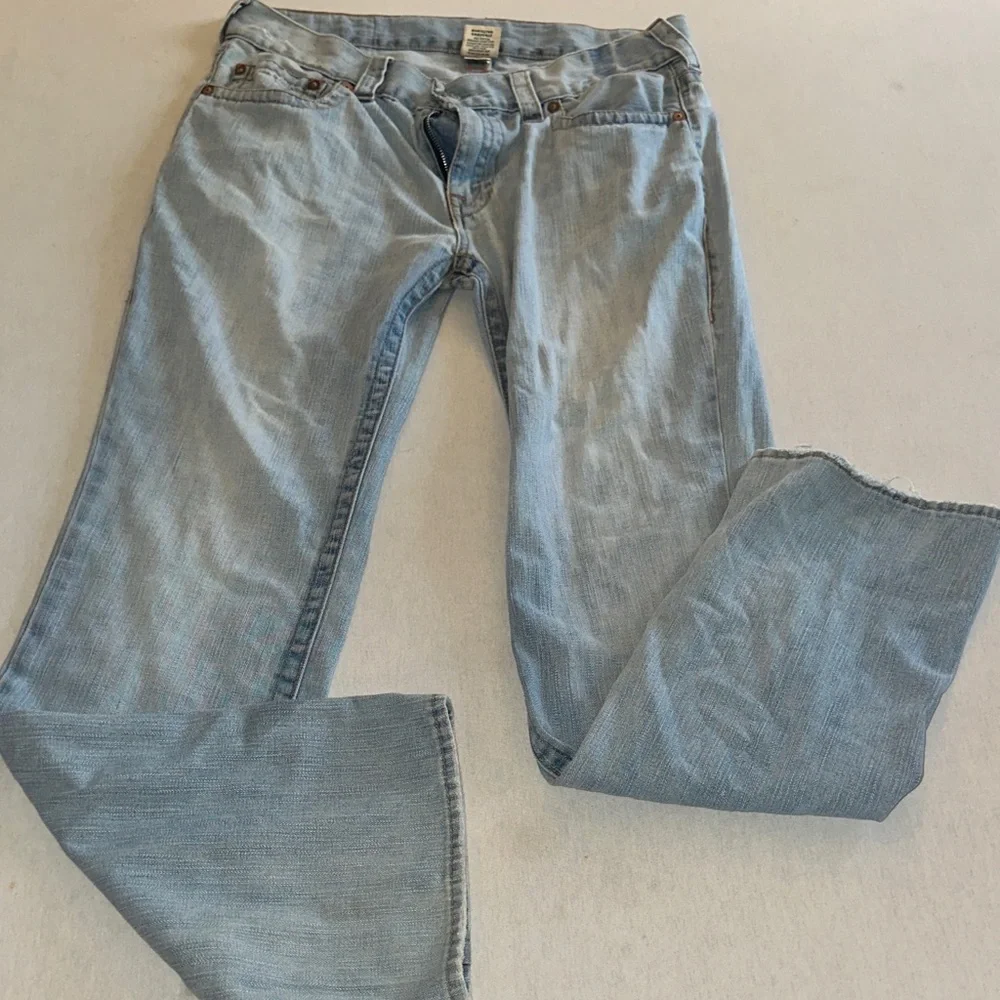 Mens Size 36X33 True Religion Jeans.